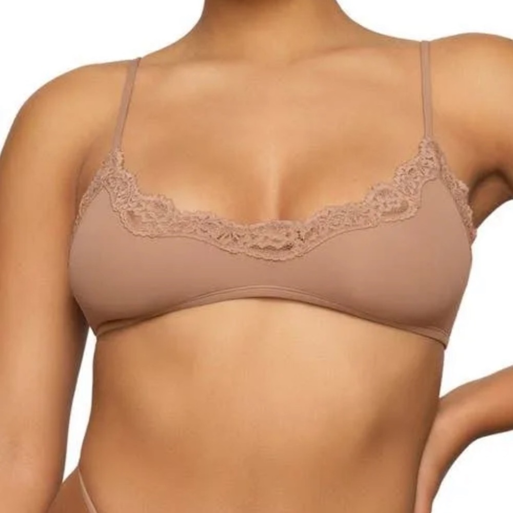 Skims Fits Everybody Lace Scoop Bralette